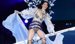 秦舒培维密走秀视频,优雅演绎时尚魅力